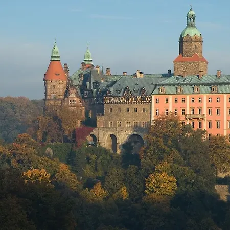 Podzamcze Waldenburg