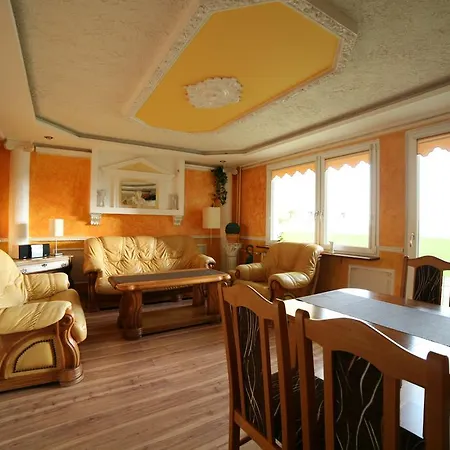 Podzamcze Apartment *